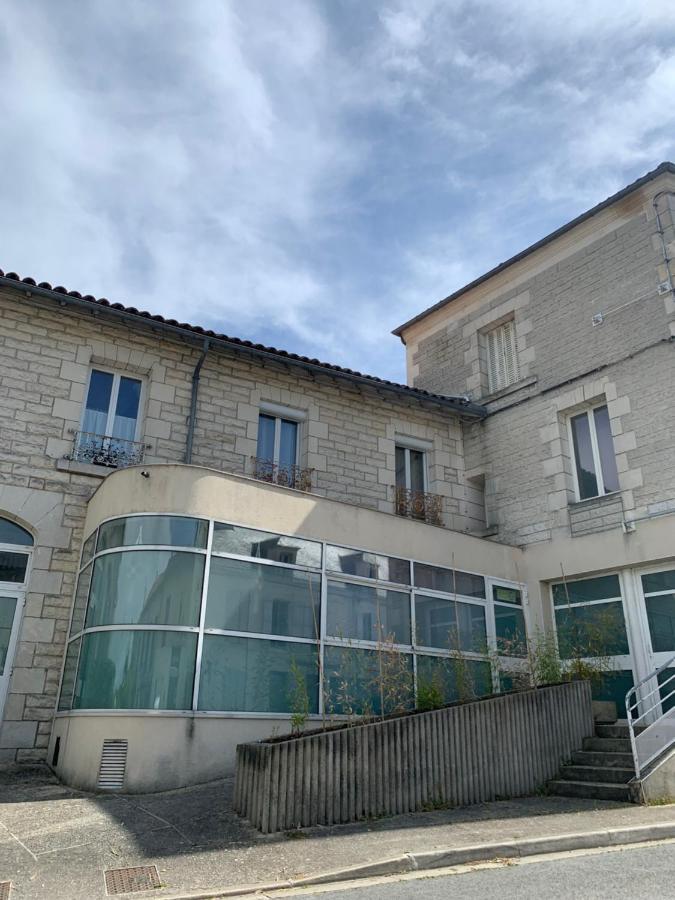 Chambre Independante Les Bains Du Bruant Saint-Porchaire Eksteriør bilde